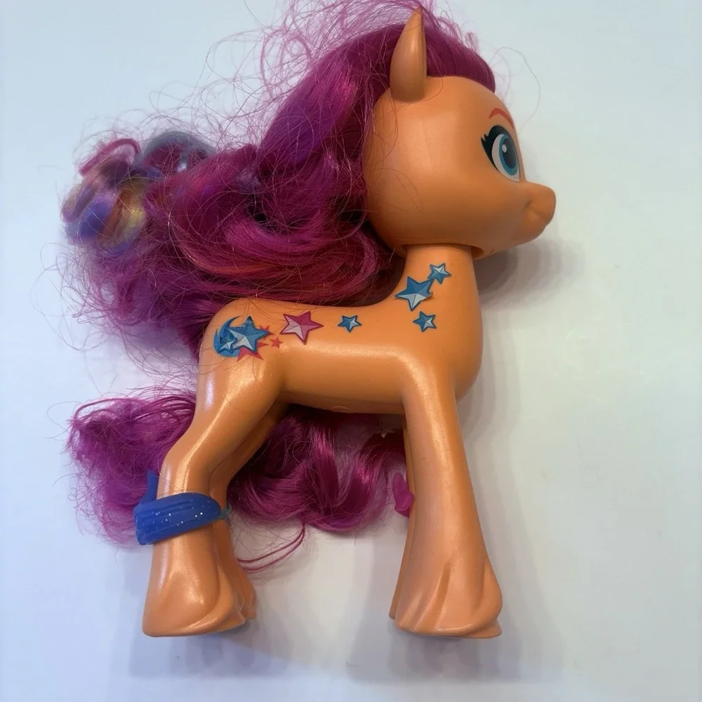 My Little Pony MLP A New Generation Rainbow Reveal Sunny Starscout 6